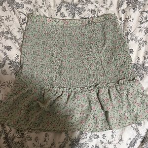 Size large green floral skirt